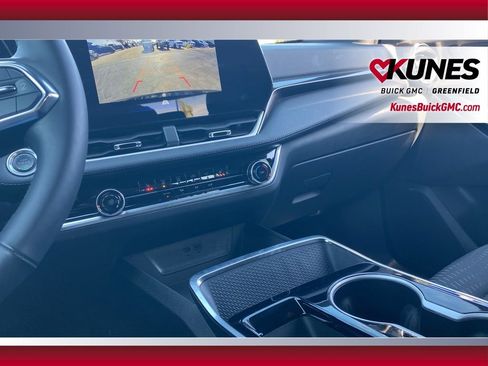 Used 2025 Chevrolet Equinox LT AWD/4WD image 38