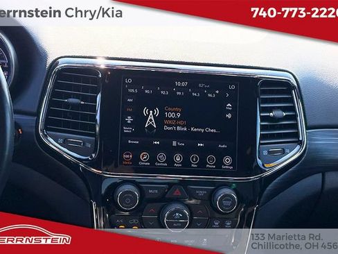 Used 2021 Jeep Grand Cherokee Laredo X AWD/4WD image 9