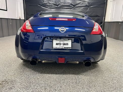 Used 2016 Nissan 370Z Coupe image 4