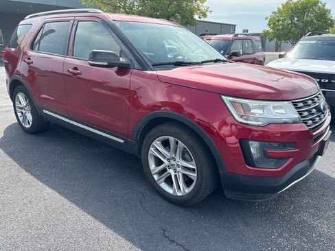 Used 2016 Ford Explorer XLT w/ Equipment Group 202A FWD image 1
