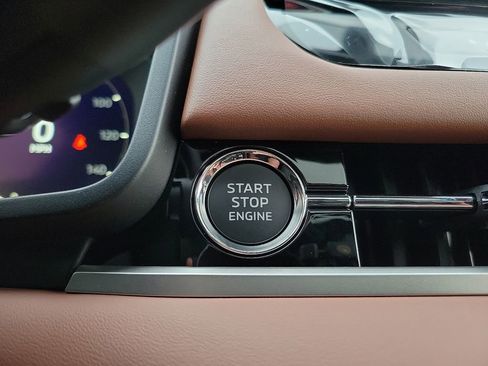 New 2025 Mitsubishi Outlander SEL image 18