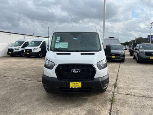 New 2026 Ford Transit 250 148 Medium Roof w/ Load Area Protection Package RWD image 8