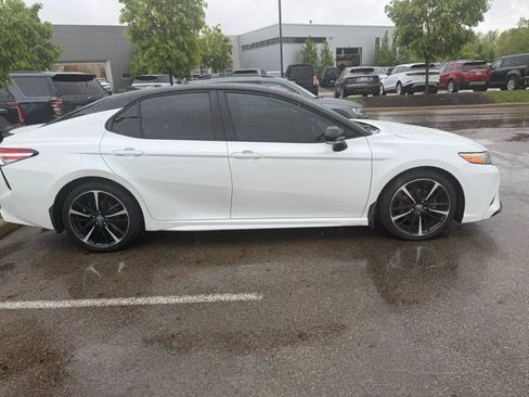 Used 2020 Toyota Camry XSE FWD image 4