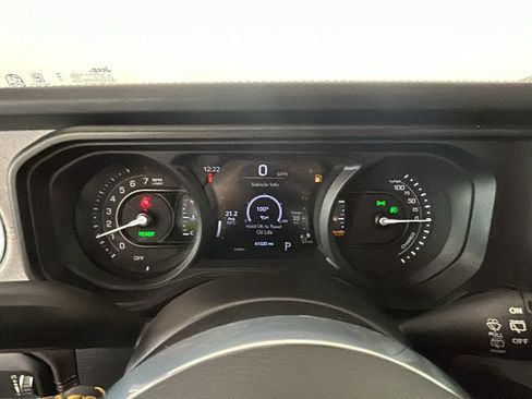 Used 2024 Jeep Wrangler Unlimited Sahara AWD/4WD image 20