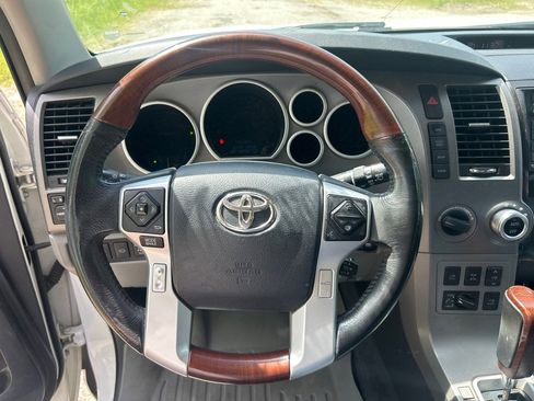 Used 2016 Toyota Sequoia Platinum AWD/4WD image 9