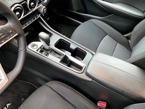 Used 2021 Nissan Sentra SV image 16