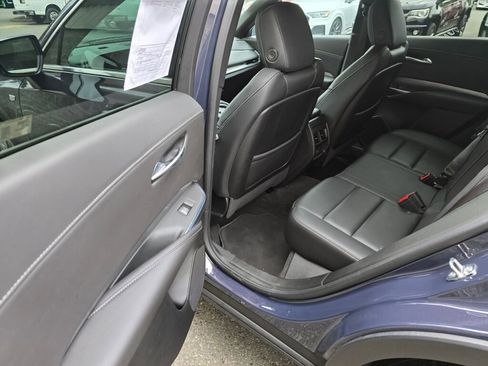 Used 2024 Cadillac XT4 Premium Luxury image 15