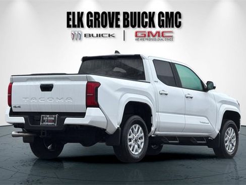 Used 2025 Toyota Tacoma SR5 image 4