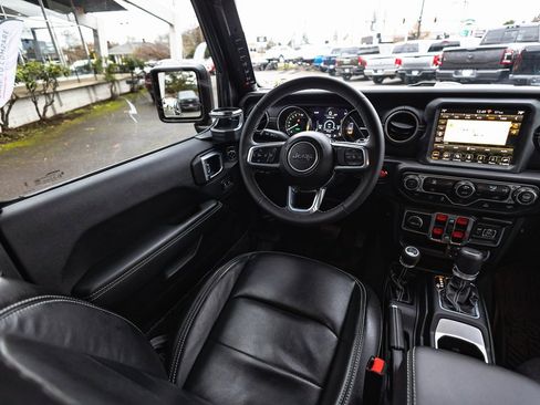 Used 2023 Jeep Wrangler Unlimited Sahara image 28