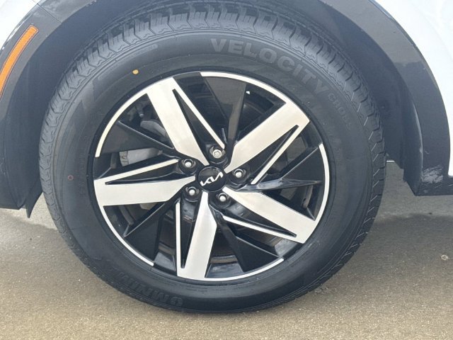 Used 2022 Kia Sorento S FWD image 5