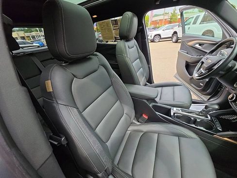 Used 2023 Chevrolet TrailBlazer ACTIV w/ Sun and Liftgate Package FWD image 32