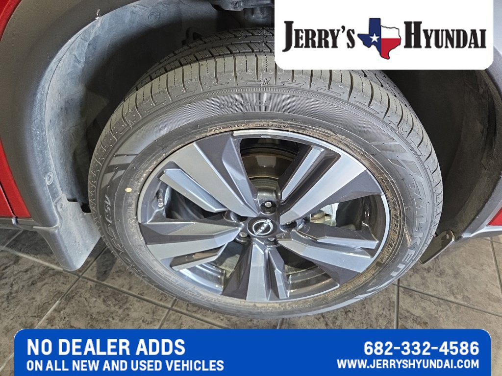 Used 2024 Nissan Rogue SL FWD image 4