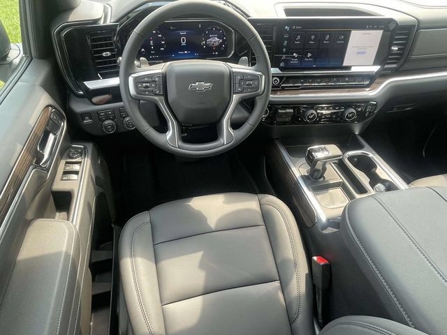New 2026 Chevrolet Silverado 1500 RST w/ Redline Edition AWD/4WD image 12