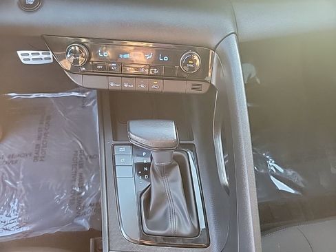 Used 2025 Hyundai Elantra Sport w/ Cargo Package image 21