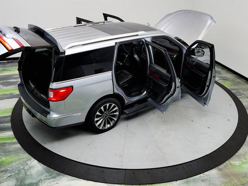 Used 2020 Lincoln Navigator Reserve image 40