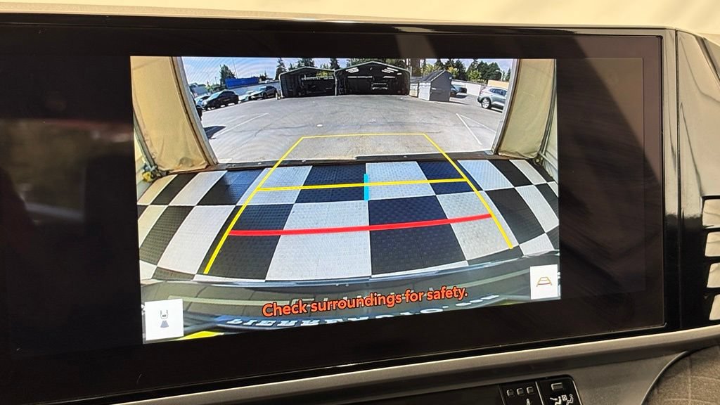 Used 2025 Toyota Camry XLE FWD image 34