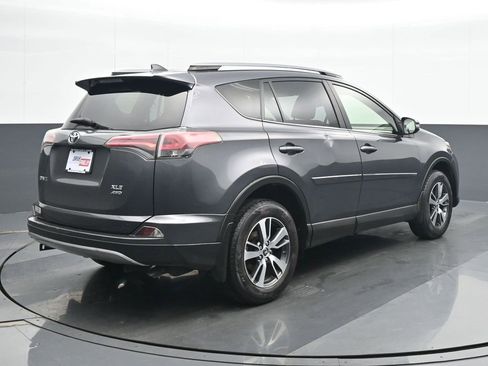 Used 2018 Toyota RAV4 XLE image 6