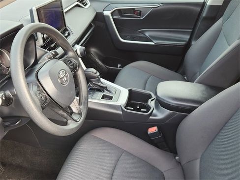 Used 2024 Toyota RAV4 LE image 8