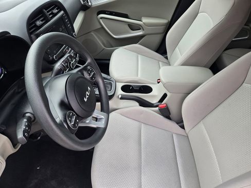 Certified 2025 Kia Soul S FWD image 18