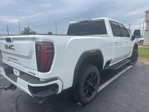 Used 2025 GMC Sierra 2500 AT4 AWD/4WD image 5