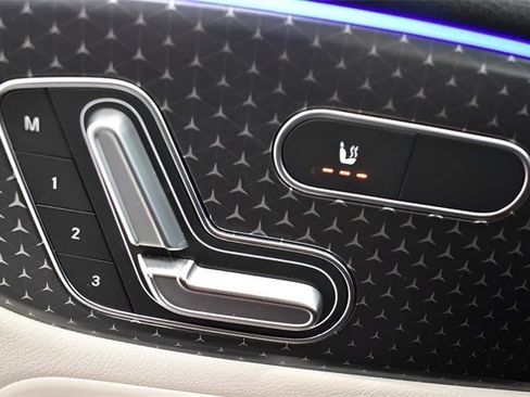 Used 2025 Mercedes-Benz GLB 250 4MATIC w/ Winter Package image 24