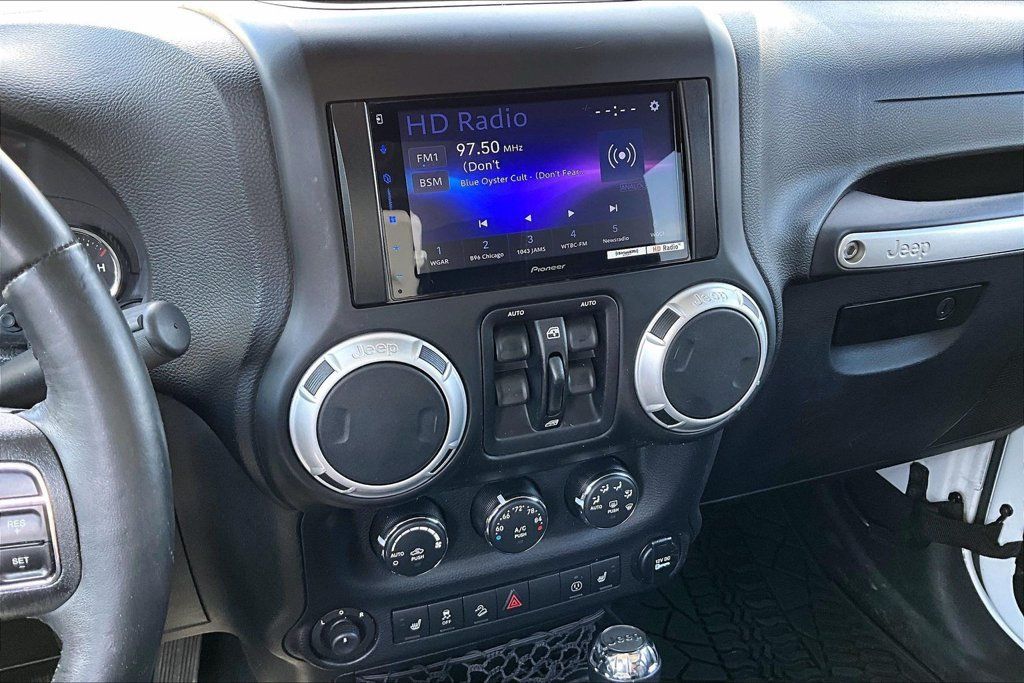 Used 2014 Jeep Wrangler Unlimited Sahara w/ Connectivity Group AWD/4WD image 10
