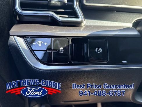 Used 2025 Kia Sportage EX FWD image 25