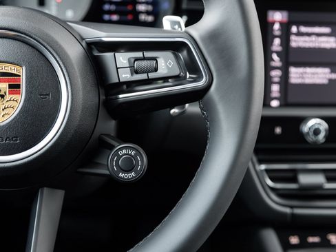 Certified 2026 Porsche Macan S AWD/4WD image 16