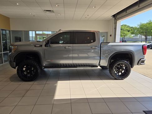 Used 2021 GMC Sierra 1500 AT4 w/ AT4 Premium Package AWD/4WD image 4