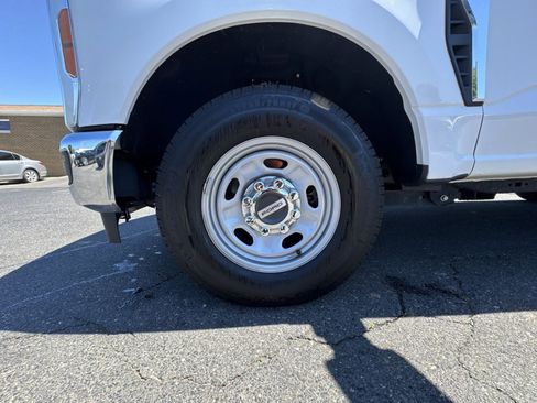 Used 2023 Ford F250 XL w/ XL Chrome Package RWD image 12