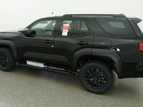New 2026 Toyota 4Runner SR5 AWD/4WD image 10