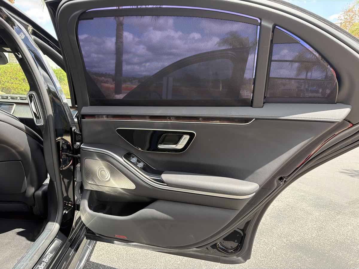 Used 2023 Mercedes-Benz S 500 4MATIC w/ AMG Line image 34