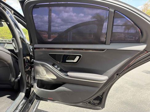 Used 2023 Mercedes-Benz S 500 4MATIC w/ AMG Line image 34