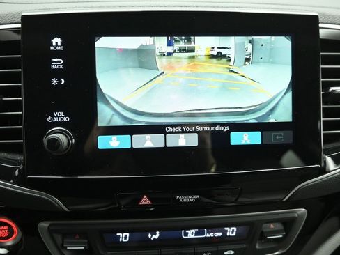 Used 2020 Honda Pilot Touring image 17
