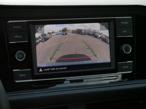 Used 2023 Volkswagen Jetta SE w/ Panoramic Sunroof Package FWD image 29
