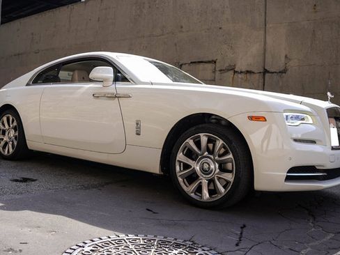 Used 2017 Rolls-Royce Wraith RWD image 12