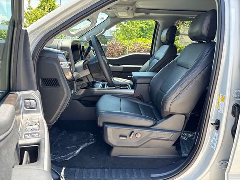 New 2026 Ford F250 Lariat w/ Black Appearance Package AWD/4WD image 31