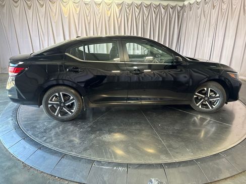 Used 2025 Nissan Sentra SV FWD image 4