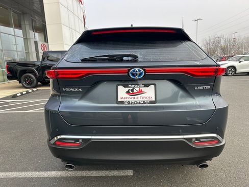 Used 2024 Toyota Venza Limited image 4