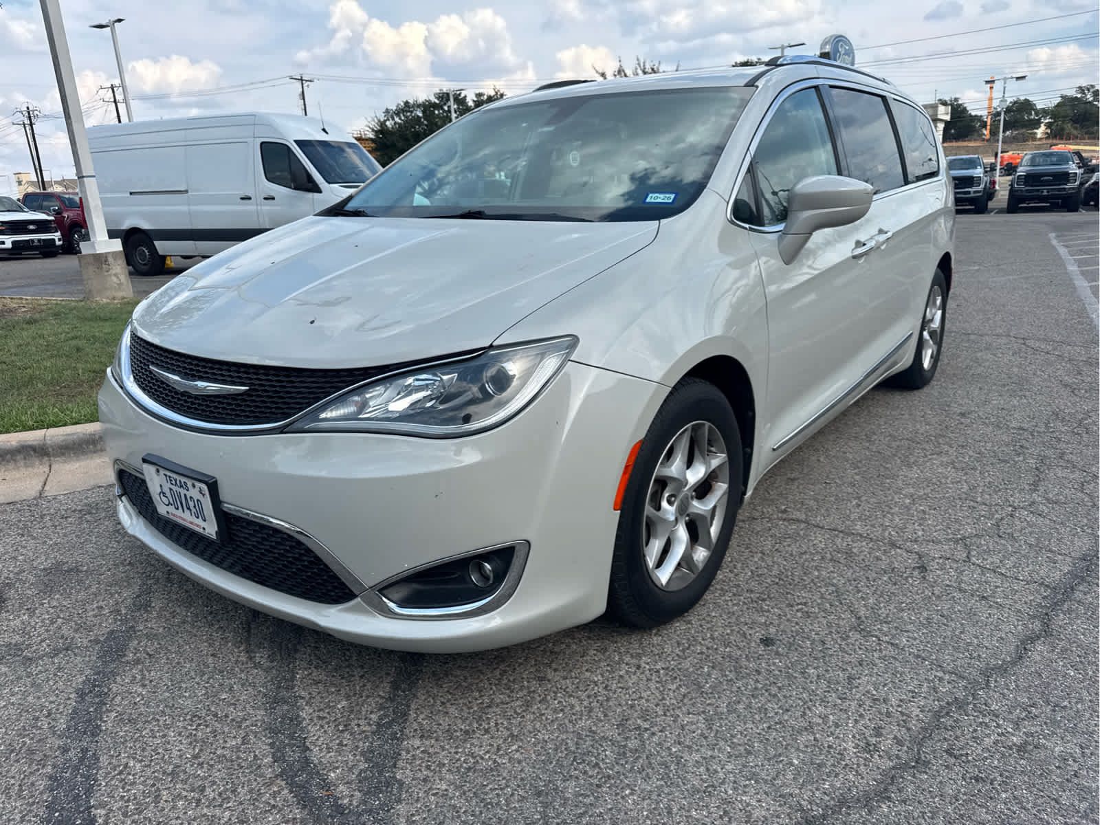 Used 2017 Chrysler Pacifica Touring-L Plus w/ Tire & Wheel Group FWD image 2