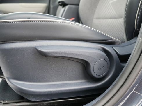 Certified 2023 Hyundai Venue Limited w/ Cargo Package image 20