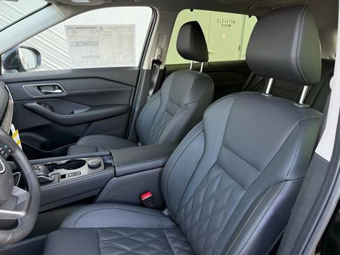 New 2026 Nissan Rogue Platinum AWD/4WD image 18