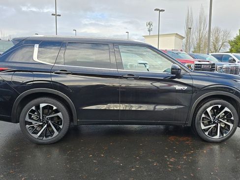 Used 2024 Mitsubishi Outlander SEL image 2