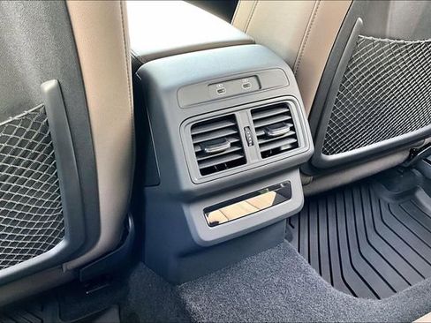 Used 2025 Audi Q5 Premium Plus w/ Premium Plus AWD/4WD image 10