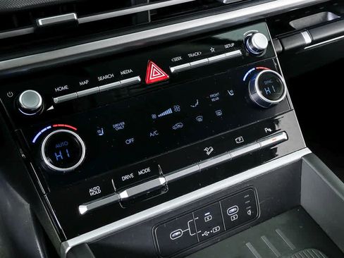 Certified 2024 Hyundai Santa Fe SEL image 15