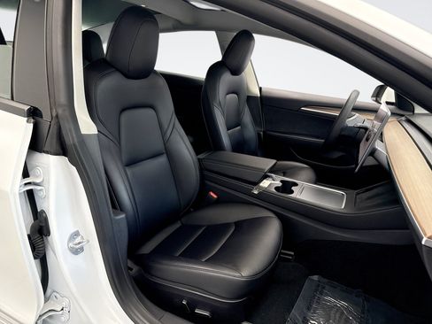 Used 2022 Tesla Model 3 RWD image 17
