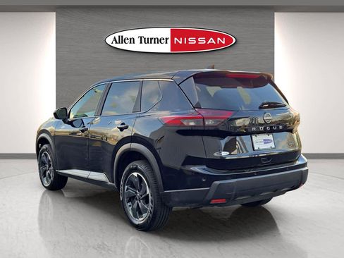 Used 2025 Nissan Rogue SV image 8