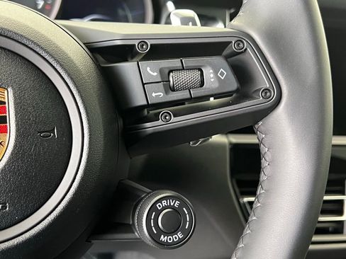 Used 2026 Porsche Macan AWD/4WD image 8