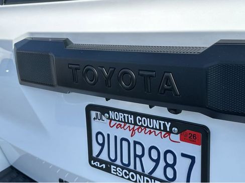 Used 2025 Toyota 4Runner SR5 AWD/4WD image 41