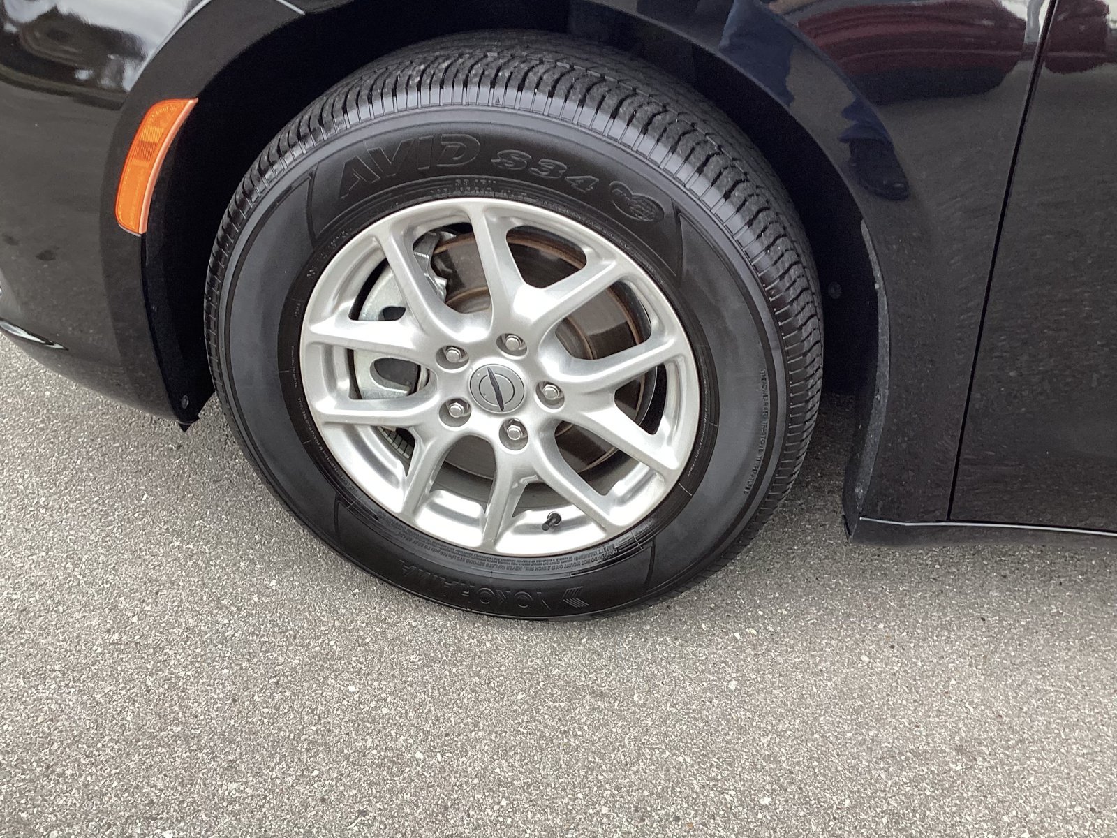 Used 2025 Chrysler Pacifica Select FWD image 10